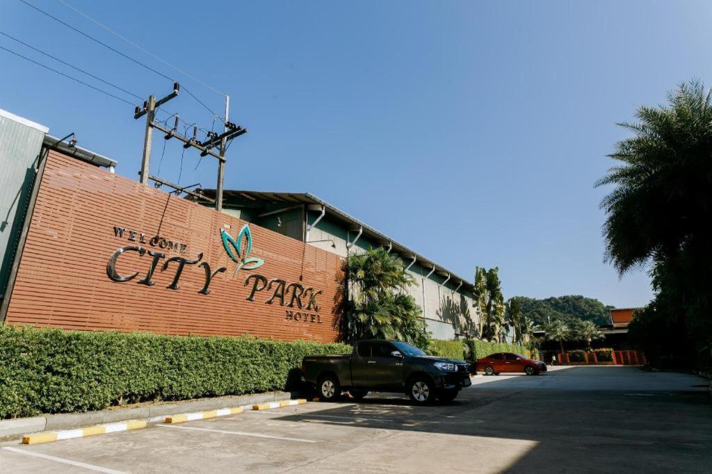 City Park Hotel Phatthalung Exterior foto
